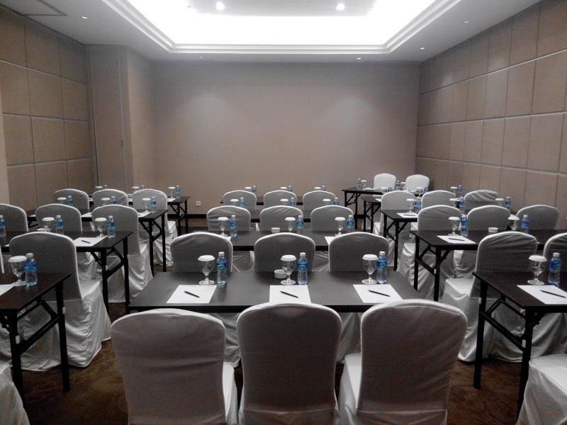 Zest Airport Jakarta By Swiss-Belhotel International Tangerang Esterno foto