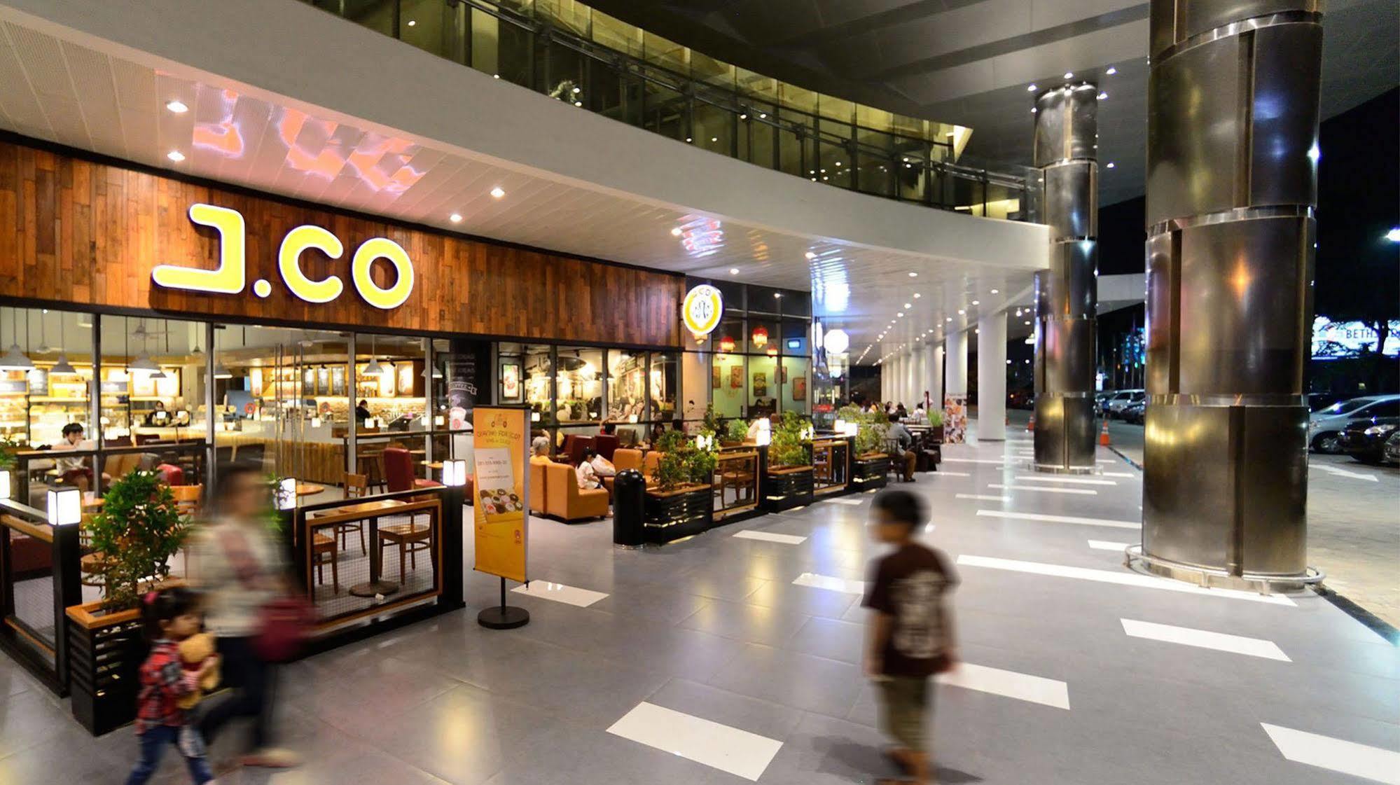 Zest Airport Jakarta By Swiss-Belhotel International Tangerang Esterno foto