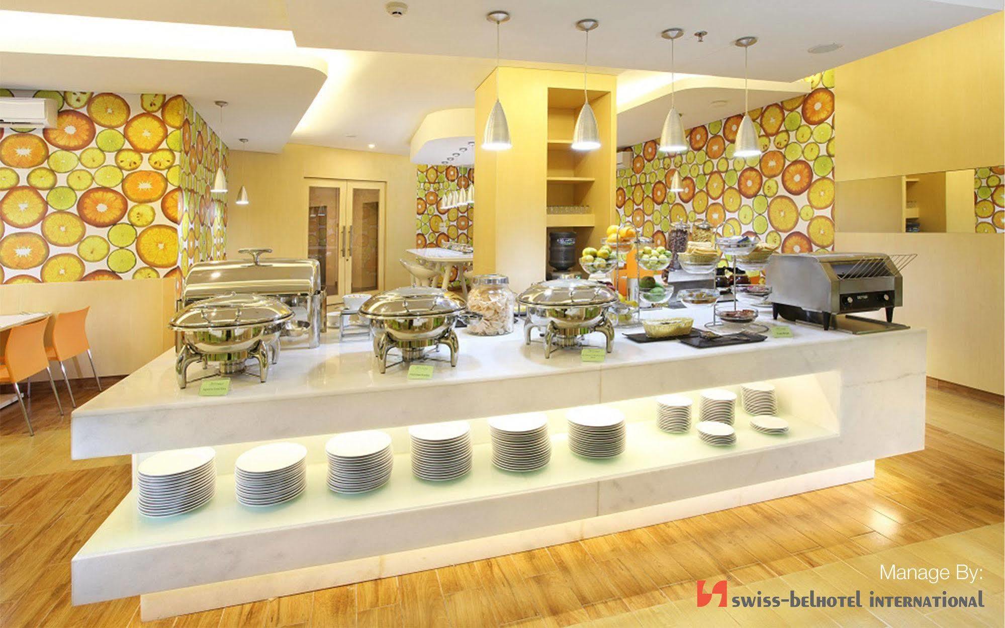 Zest Airport Jakarta By Swiss-Belhotel International Tangerang Esterno foto
